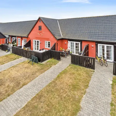 Ruse - 6km From The Sea By Interhome *
