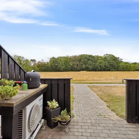 Ruse - 6km From The Sea By Interhome *